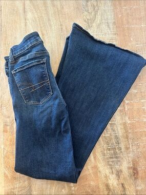 American Eagle Outfitters Women’s Dark Blue Stretch flare Jeans